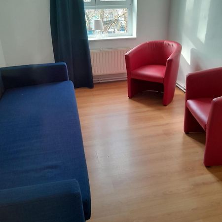 The Boulevard Apartment Sleeps 4 Brussel Bagian luar foto