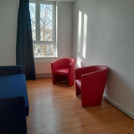 The Boulevard Apartment Sleeps 4 Brussel Bagian luar foto