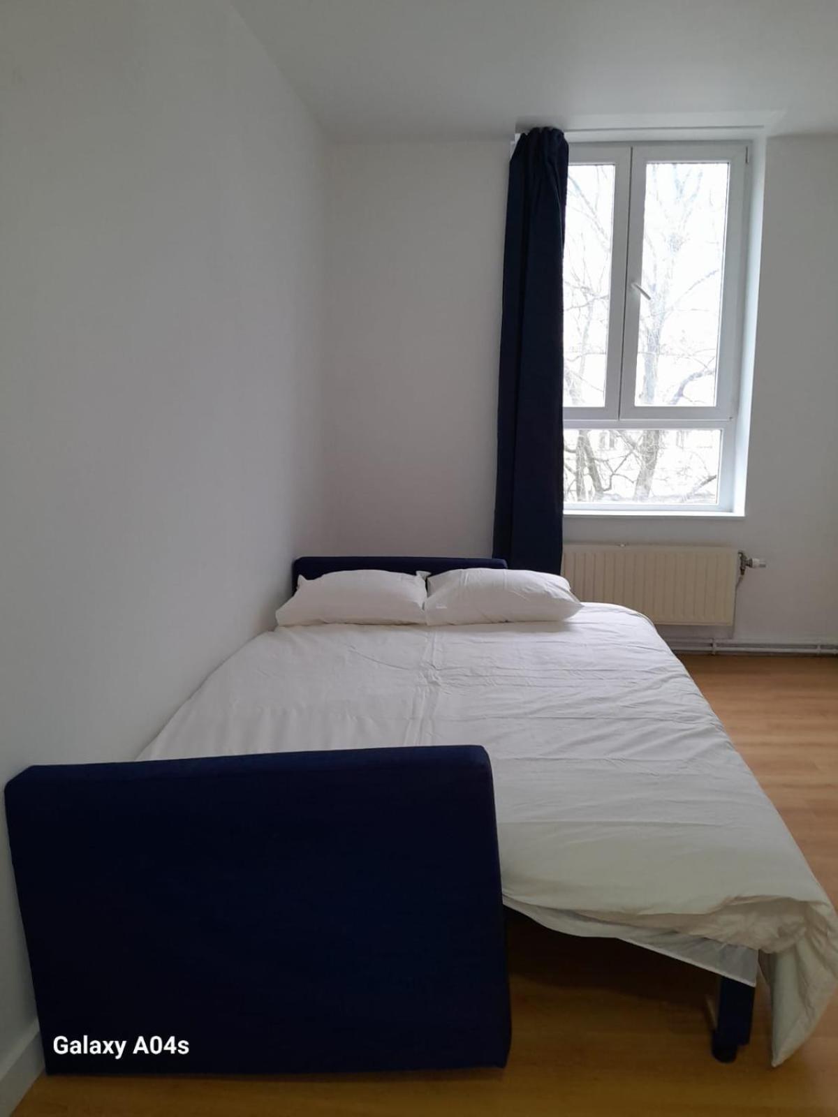 The Boulevard Apartment Sleeps 4 Brussel Bagian luar foto