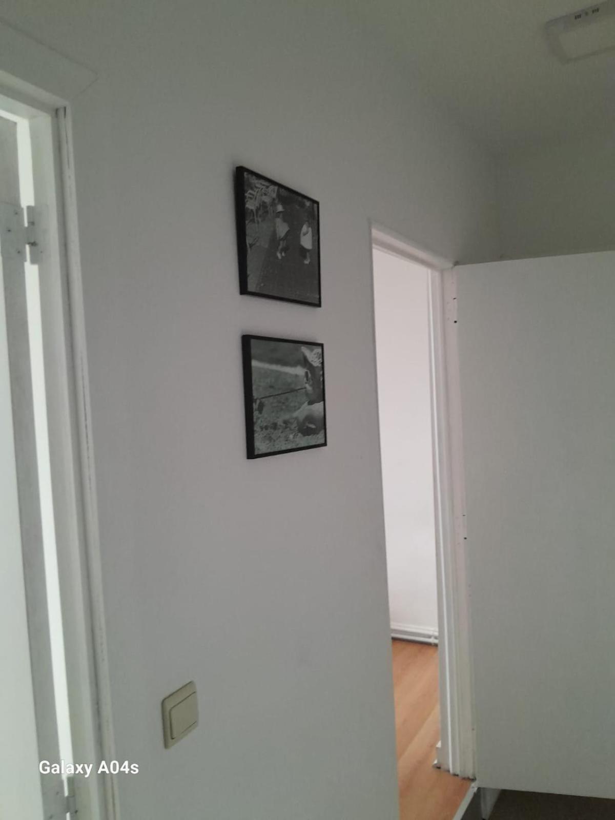 The Boulevard Apartment Sleeps 4 Brussel Bagian luar foto